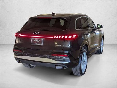 New 2025 Audi Q5 Premium Plus w/ Premium Plus AWD/4WD image 2