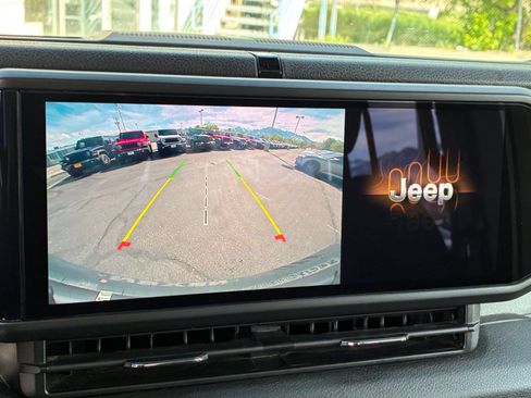 Used 2025 Jeep Wrangler Unlimited Sport AWD/4WD image 23