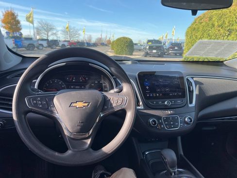 Used 2024 Chevrolet Malibu LT image 23