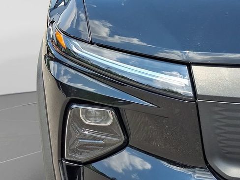 Used 2024 Chevrolet Silverado EV W/T AWD/4WD image 11
