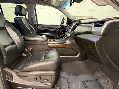 Used 2019 Chevrolet Tahoe LT w/ Luxury Package image 25