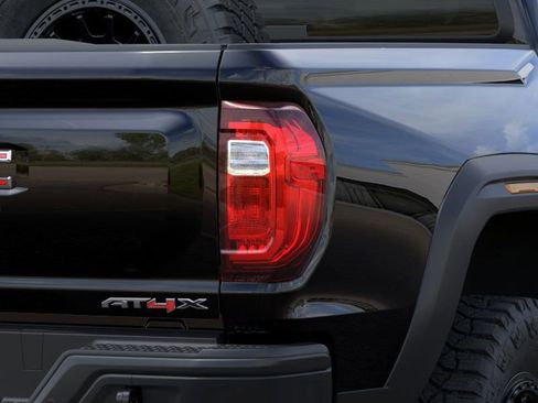New 2024 GMC Canyon AT4X w/ AT4X AEV Edition AWD/4WD image 17