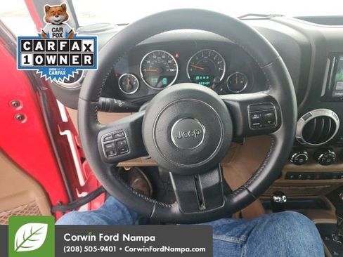 Used 2018 Jeep Wrangler Unlimited Sahara w/ Connectivity Group image 24