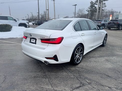 Used 2022 BMW 330i xDrive Sedan w/ Premium Package image 7