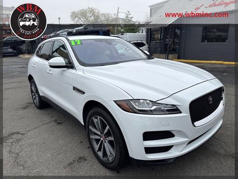 Used 2017 Jaguar F-PACE Prestige image 1