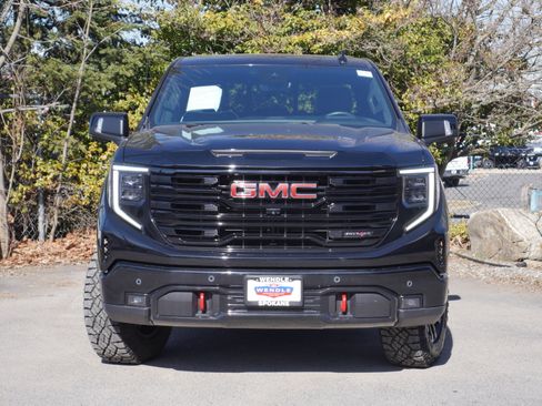 Used 2022 GMC Sierra 1500 AT4X image 40