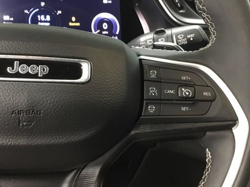 Used 2023 Jeep Grand Cherokee L Laredo AWD/4WD image 16