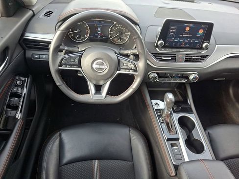 Used 2023 Nissan Altima 2.5 SR image 2