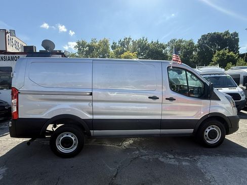 Used 2023 Ford Transit 250 Low Roof RWD image 4