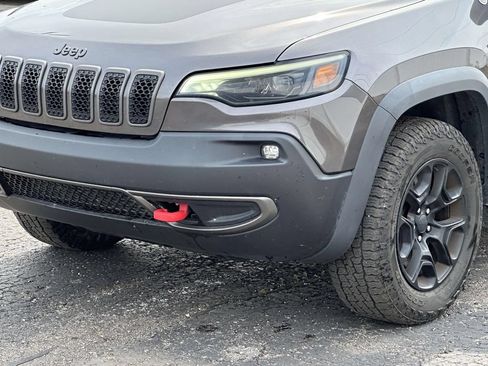 Used 2019 Jeep Cherokee Trailhawk w/ Cold Weather Group AWD/4WD image 8