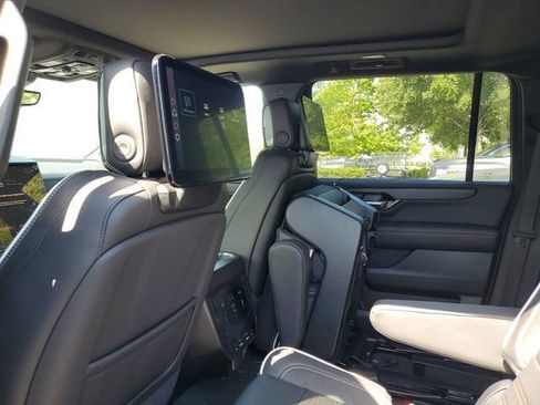 New 2026 GMC Yukon XL AT4 Ultimate AWD/4WD image 10