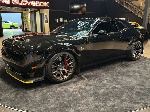 Used 2021 Dodge Challenger SRT Hellcat Redeye RWD image 1