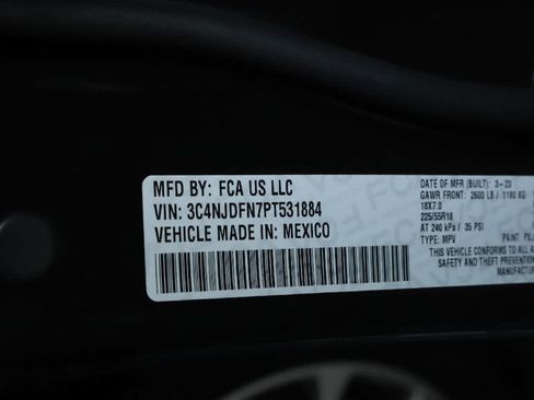 Used 2023 Jeep Compass Latitude AWD/4WD image 20