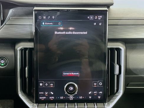 Used 2025 GMC Acadia Elevation image 21