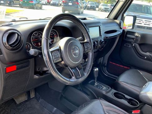 Used 2018 Jeep Wrangler Unlimited Rubicon image 16