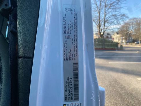 Used 2023 Jeep Wrangler Sahara image 32