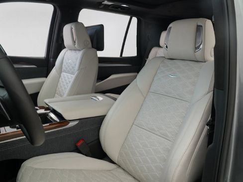 Used 2026 Cadillac Escalade Platinum Sport w/ LPO, ONYX Package AWD/4WD image 8