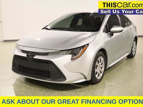 Used 2021 Toyota Corolla LE image 3
