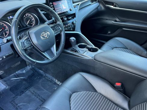 Used 2023 Toyota Camry SE image 11