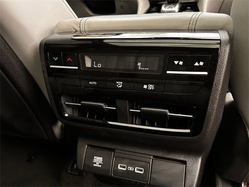 Certified 2024 Acura MDX SH-AWD w/ Technology Package image 31