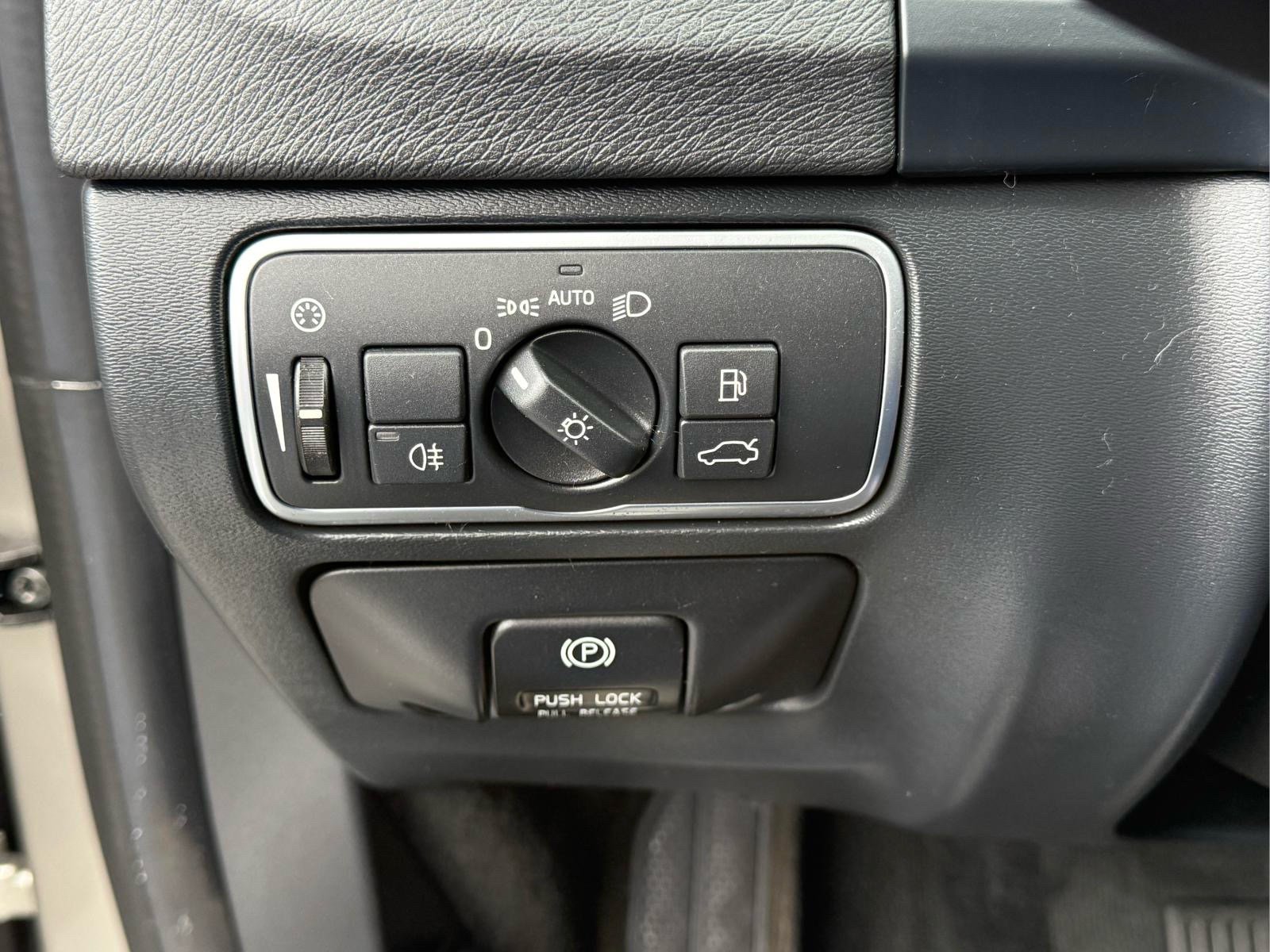 Used 2015 Volvo S60 T5 Platinum FWD image 25