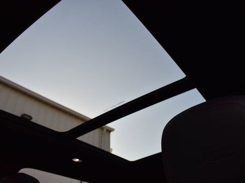 Used 2024 Chevrolet Traverse RS image 11