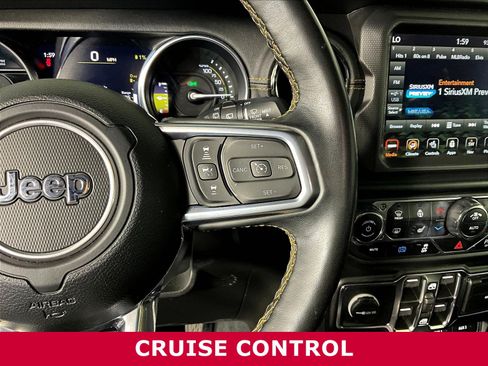 Used 2022 Jeep Wrangler Unlimited Sahara AWD/4WD image 11