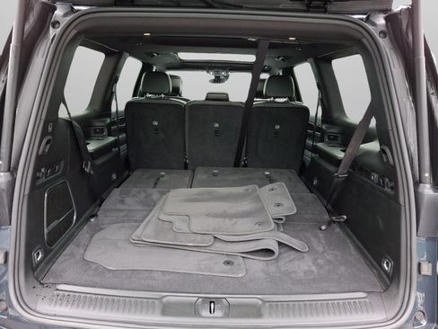 Certified 2023 Jeep Wagoneer 4WD w/ Premium Group I image 23