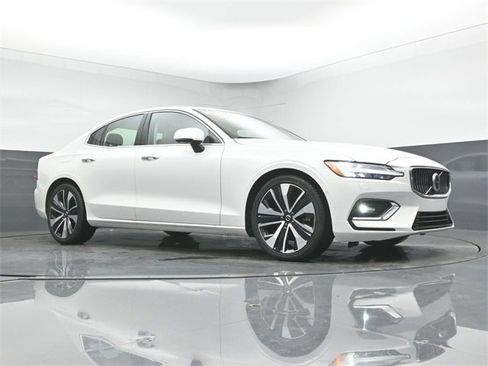 Used 2023 Volvo S60 B5 Ultimate w/ Climate Package image 35
