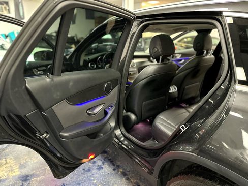 Used 2020 Mercedes-Benz GLC 300 4MATIC image 40