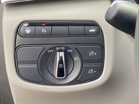 Used 2024 INFINITI QX50 Luxe w/ Accent Package FWD image 30