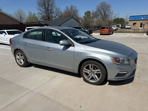 Used 2018 Volvo S60 T5 Dynamic w/ Vision Package image 16