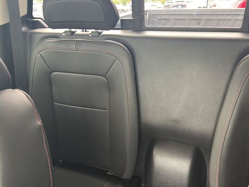 Used 2017 GMC Canyon SLE w/ All Terrain Package AWD/4WD image 10