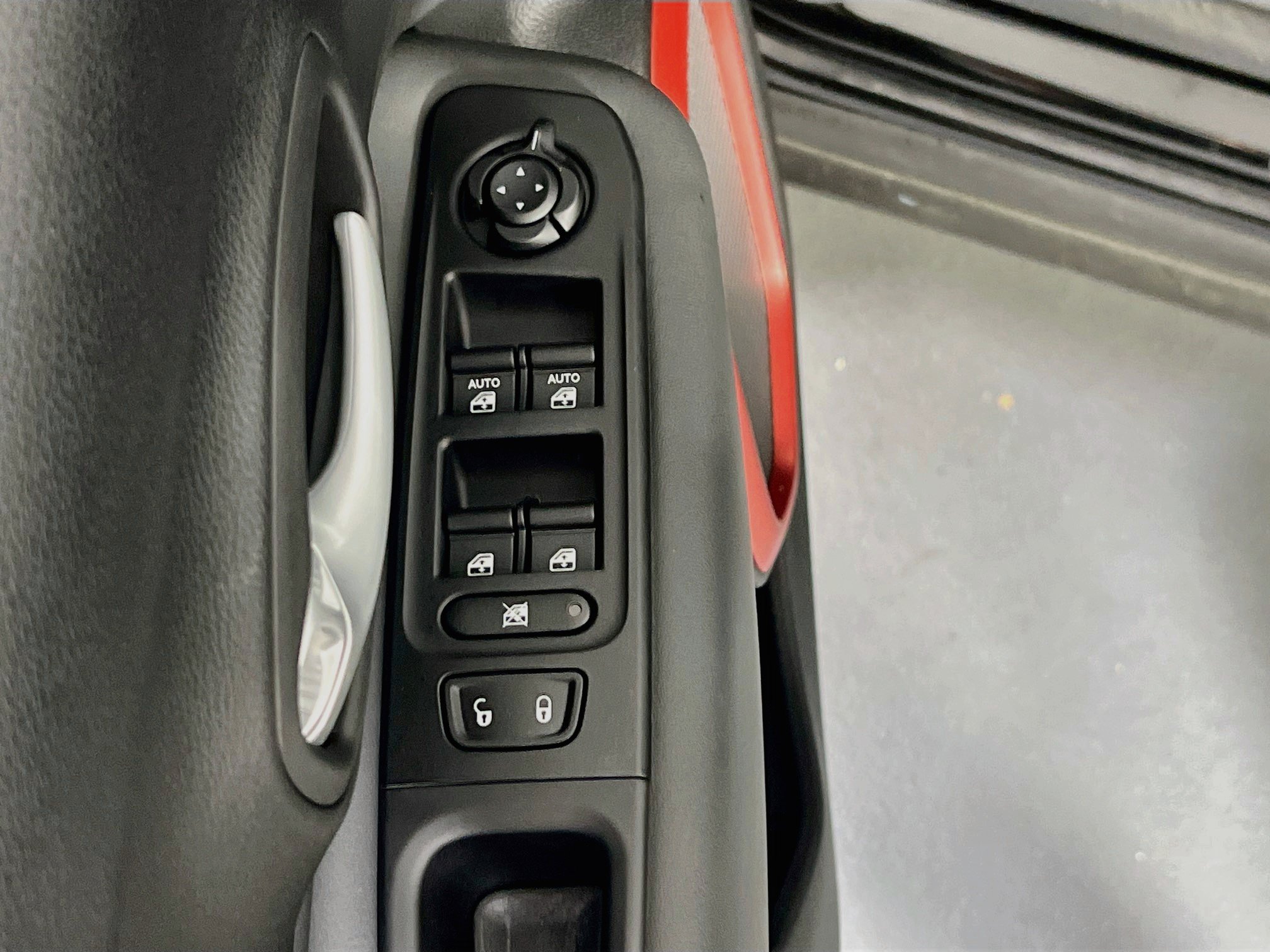 Used 2023 Jeep Renegade Trailhawk w/ Trailhawk Elite Group AWD/4WD image 18