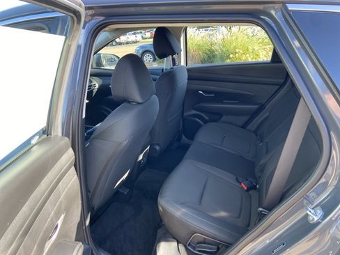 Used 2025 Hyundai Tucson SE FWD image 48
