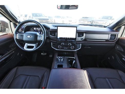 Used 2023 Ford Expedition Max Limited image 9