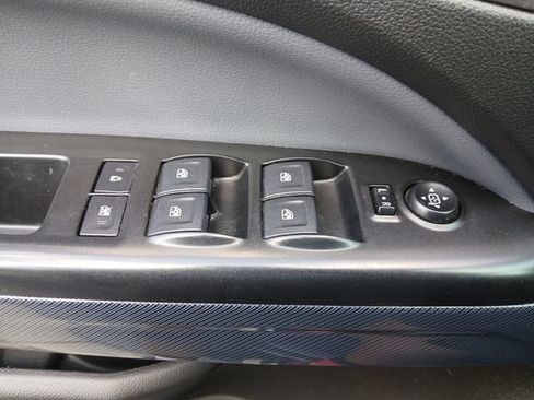 Used 2022 Chevrolet Colorado Z71 w/ Safety Package RWD image 35