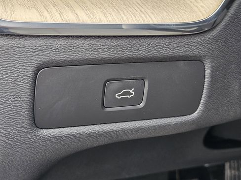 New 2026 Volvo XC60 B5 Core w/ Protection Package image 21