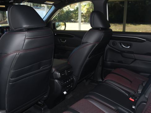 New 2025 Honda Pilot Black Edition image 8