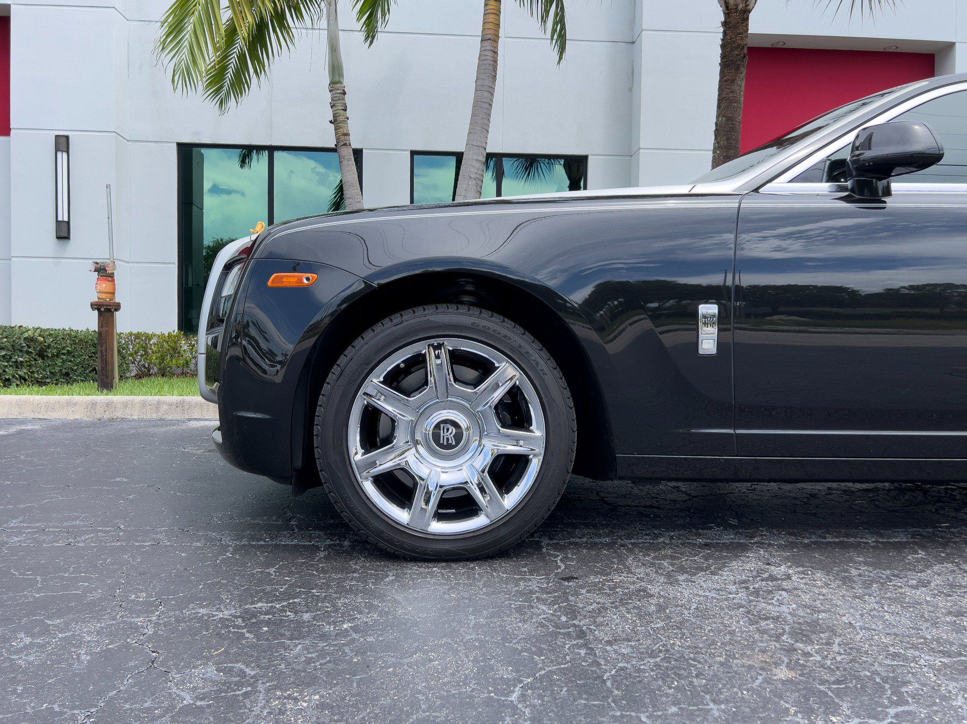Used 2013 Rolls-Royce Ghost RWD image 26