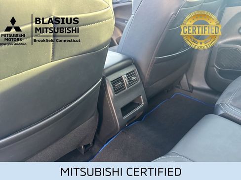 Used 2023 Mitsubishi Outlander 4WD Plug-In Hybrid image 32