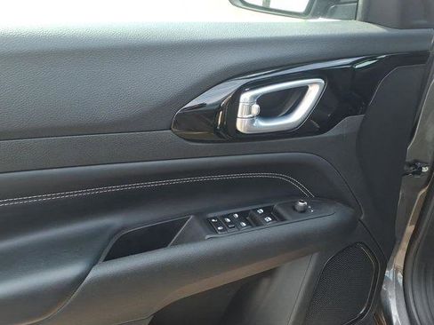 Certified 2023 Jeep Compass Altitude AWD/4WD image 9