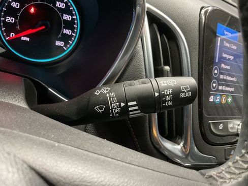 Used 2023 Chevrolet Equinox Premier image 7