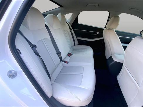 Used 2025 Hyundai Sonata SE FWD image 19