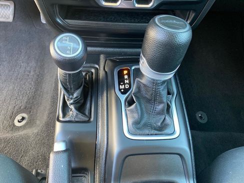 Used 2021 Jeep Gladiator Sport AWD/4WD image 12