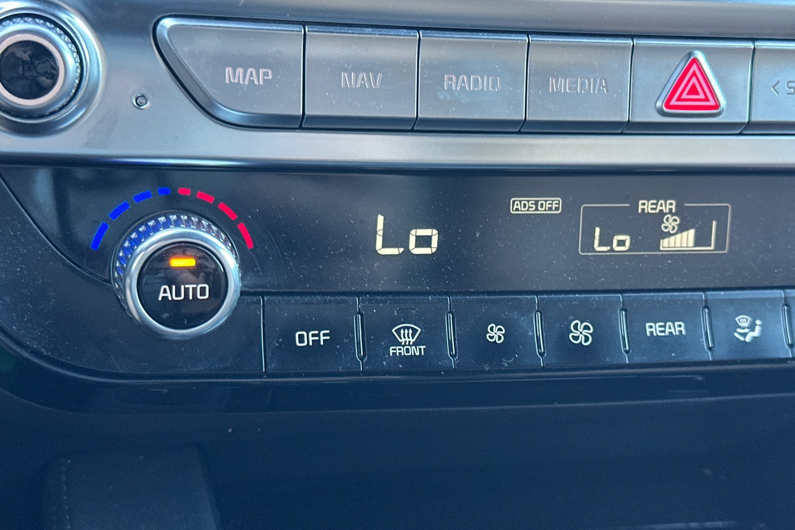 Used 2022 Kia Telluride SX w/ Towing Package FWD image 30