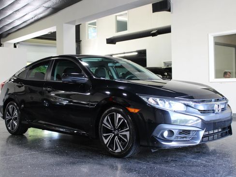 Used 2017 Honda Civic EX-T image 1