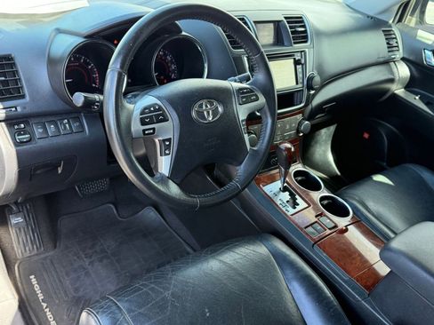 Used 2013 Toyota Highlander Limited image 4