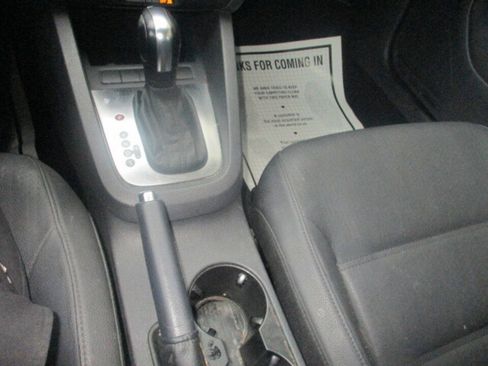 Used 2011 Volkswagen Jetta SE image 30