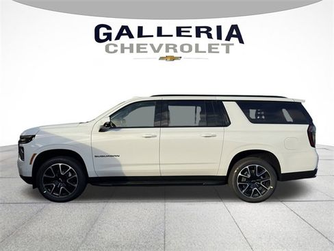 New 2026 Chevrolet Suburban RST image 4